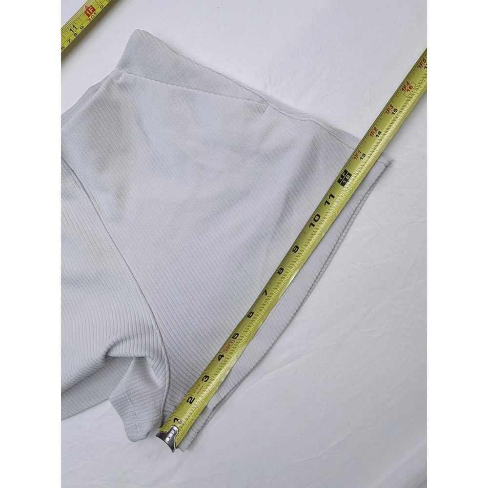 Lululemon Ribbed Softstreme High-Rise Short 2" Bone Size 4 - Picture 13 of 14